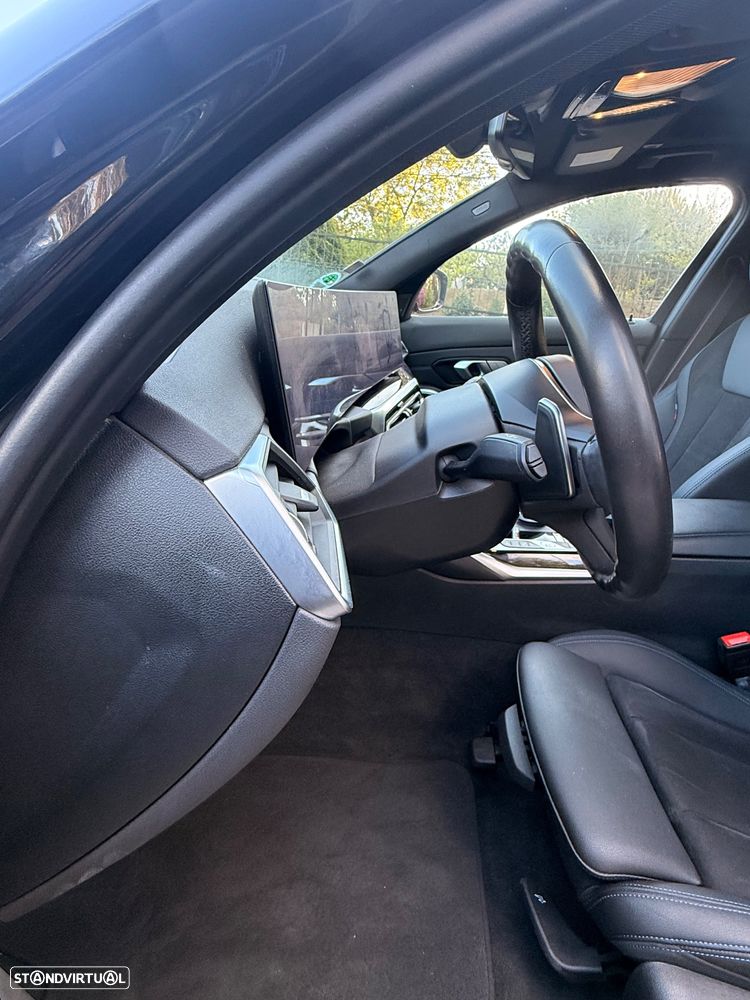 BMW 330 e Aut. M Sport - 25