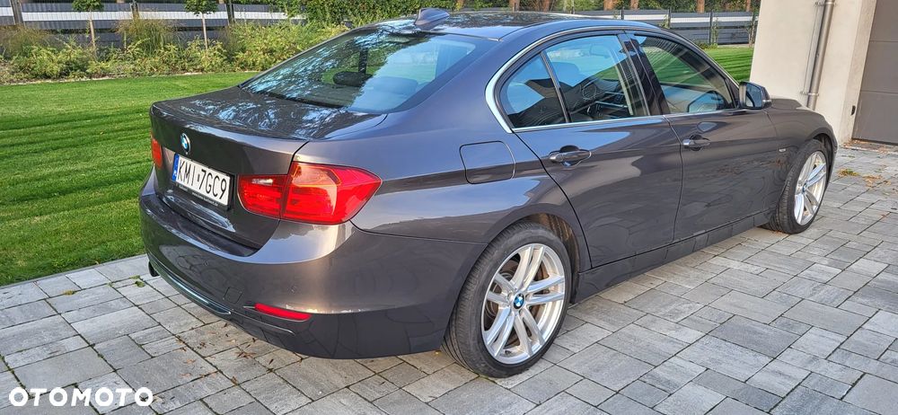 BMW Seria 3 320i Luxury Line - 4