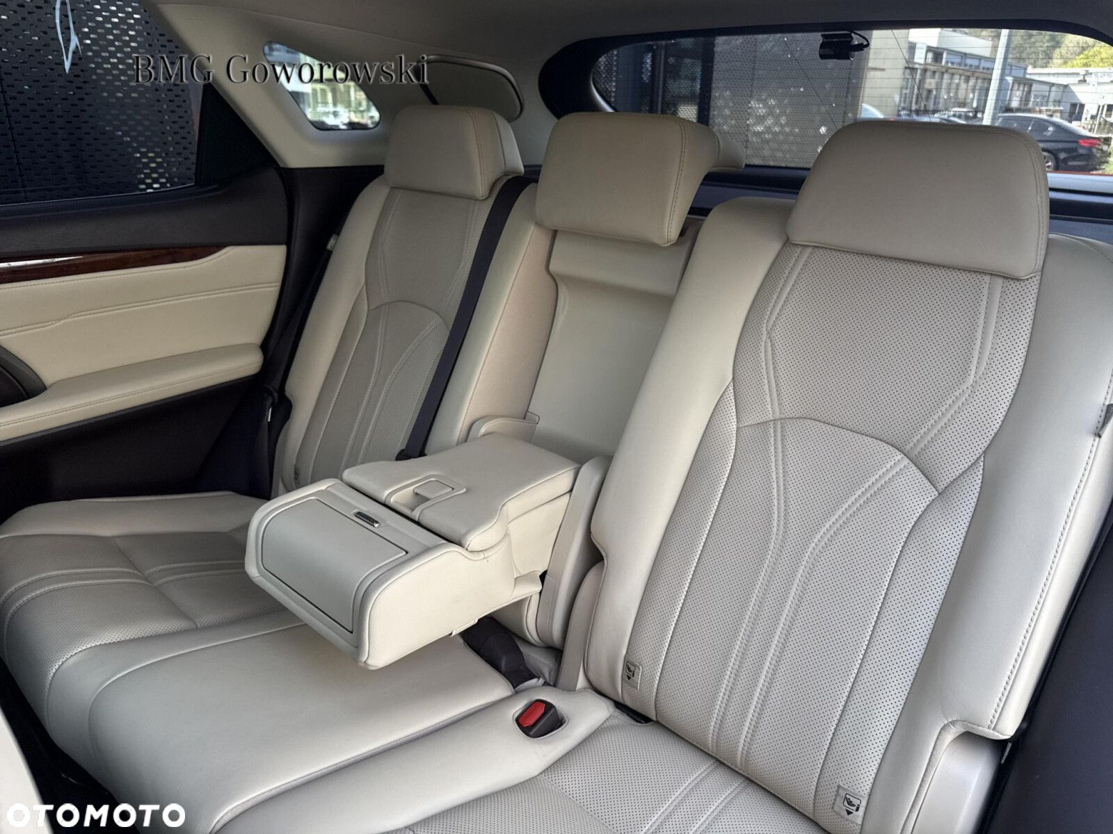 Lexus RX 450h Omotenashi - 14