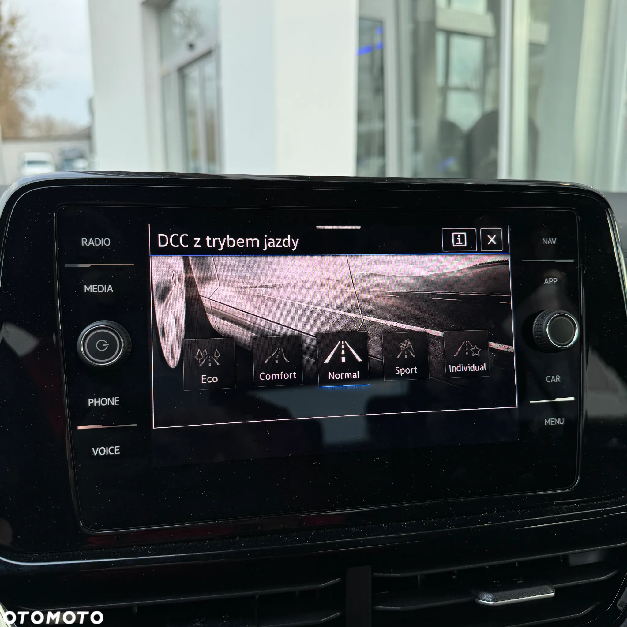 Volkswagen T-Roc 1.5 TSI R-Line DSG - 32