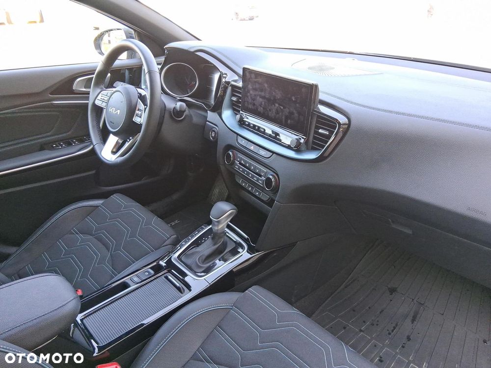 Kia XCeed 1.6 T-GDI Tribute DCT - 20