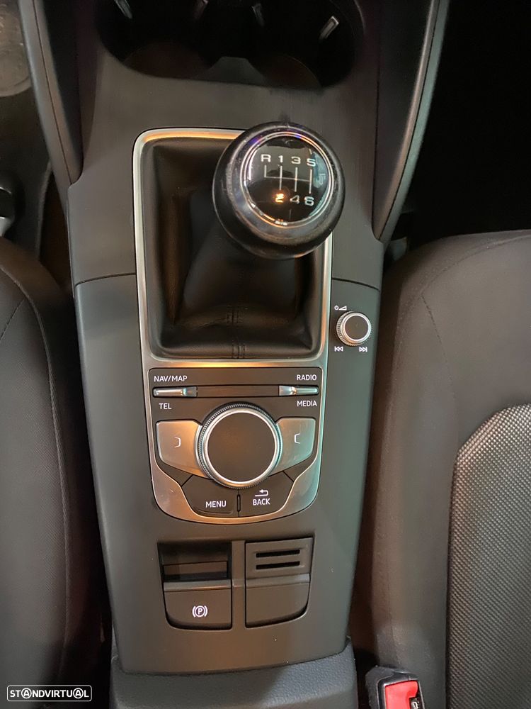 Audi A3 Sportback 1.6 TDI ultra Attraction - 12