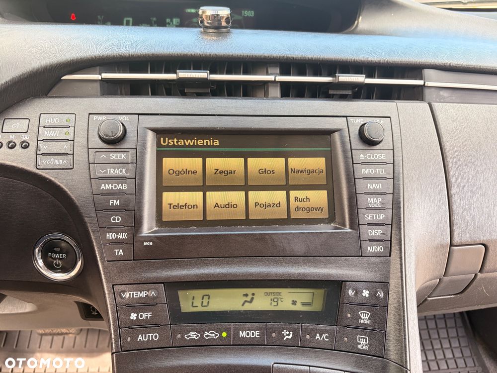 Toyota Prius 1.8 HSD Prestige - 23