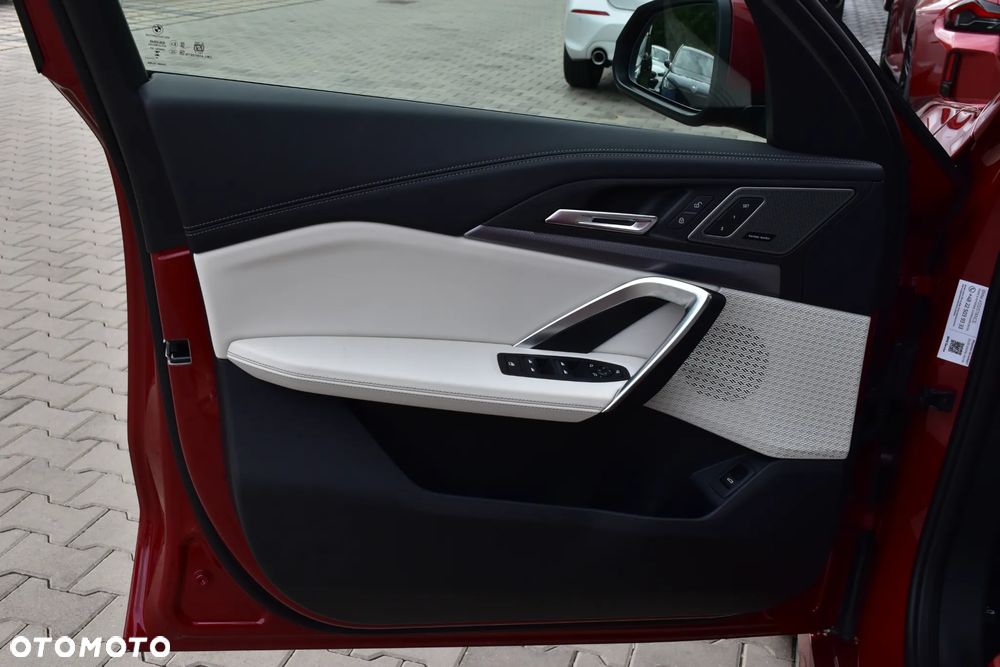 BMW iX1 xDrive30 66.5kWh M Sport Edition - 13