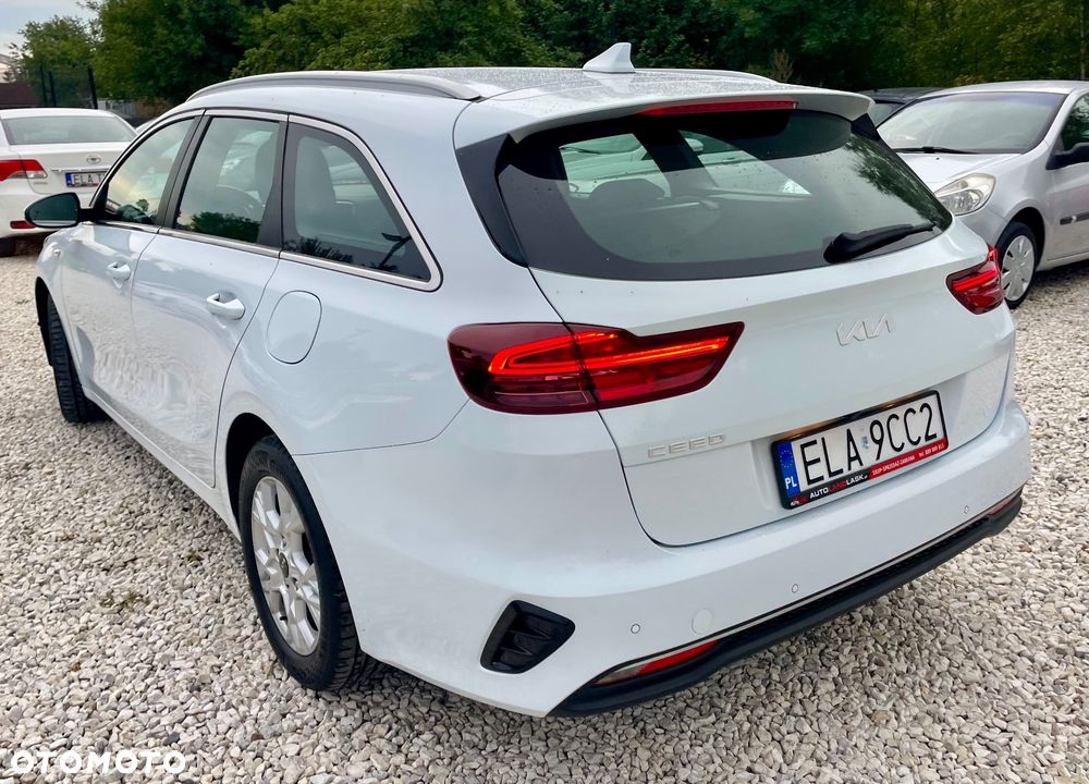 Kia Ceed 1.6 CRDi (48V Mild-Hybrid) Platinum - 14