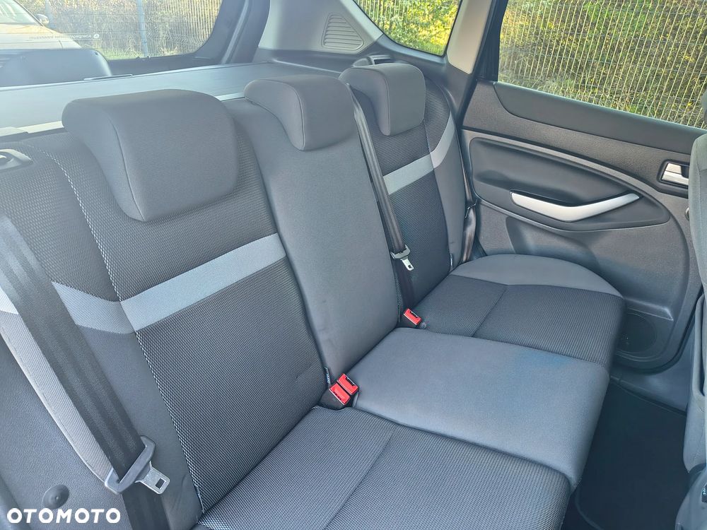 Ford Kuga 2.0 TDCi 2x4 Champions Edition - 20