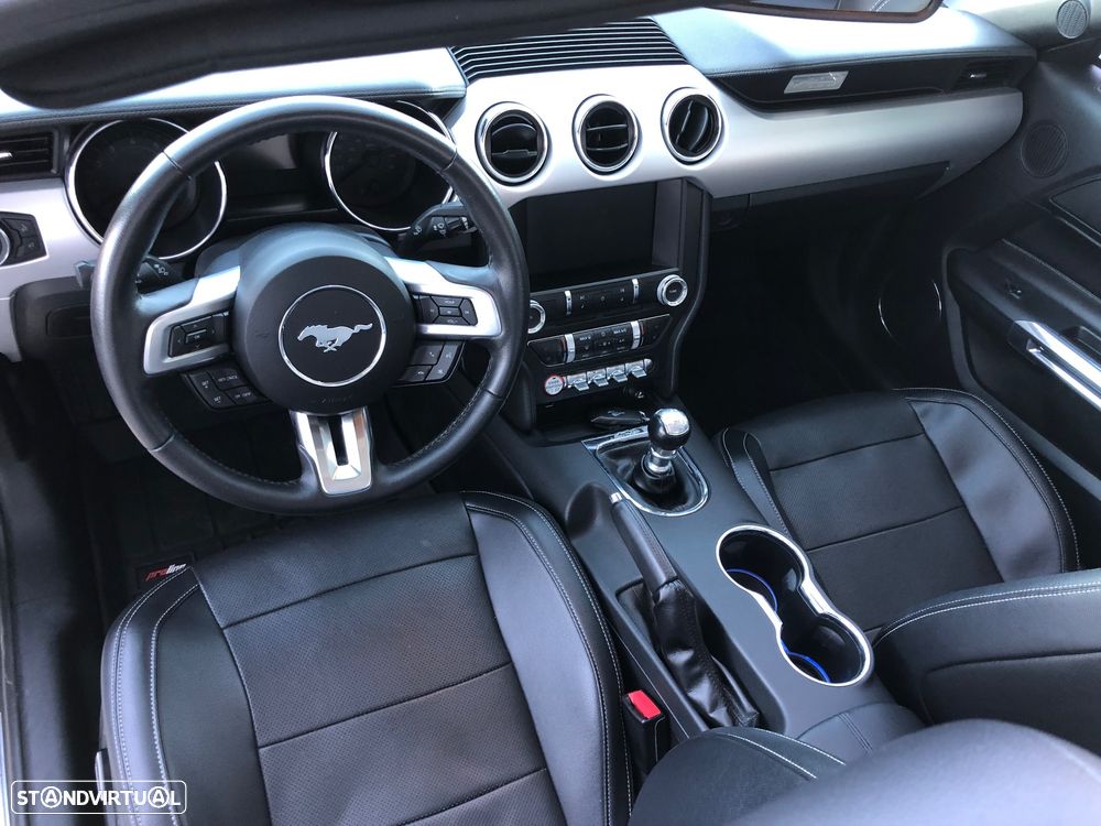 Ford Mustang Cabrio 2.3 Eco Boost - 24
