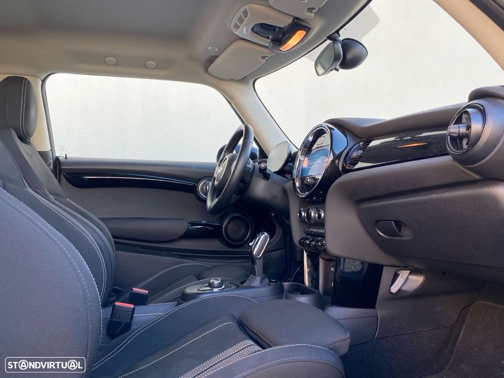 MINI 3 Portas Cooper SE Classic - 13