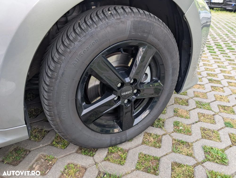 Toyota Yaris - 30