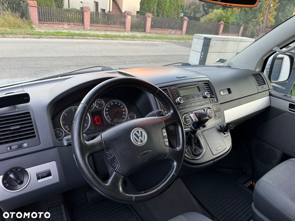 Volkswagen Multivan - 14