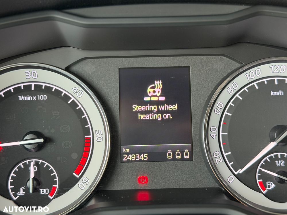 Skoda Superb 2.0 TDI DSG Sportline - 26