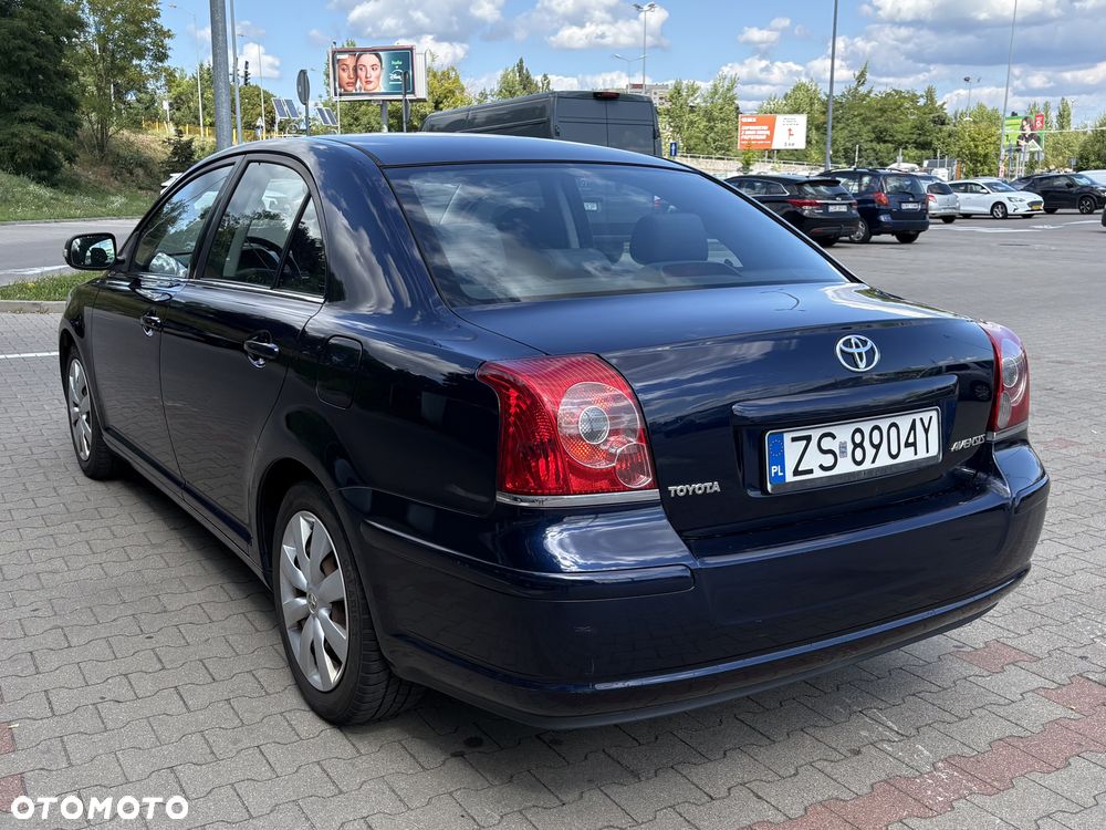 Toyota Avensis 1.8 VVT-i Sol - 4