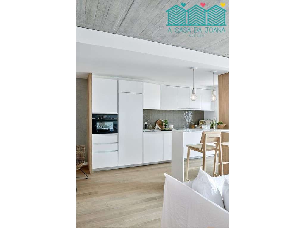 Apartamento T3 Mobilado com Garagem Fechada na Praia da Barra - Grande imagem: 4/21