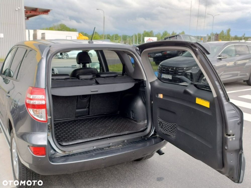 Toyota RAV4 - 14