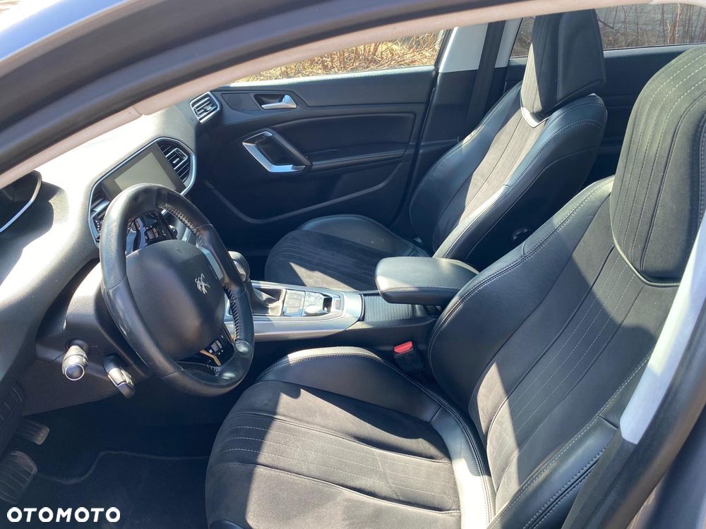 Peugeot 308 1.2 PureTech Allure S&S - 2