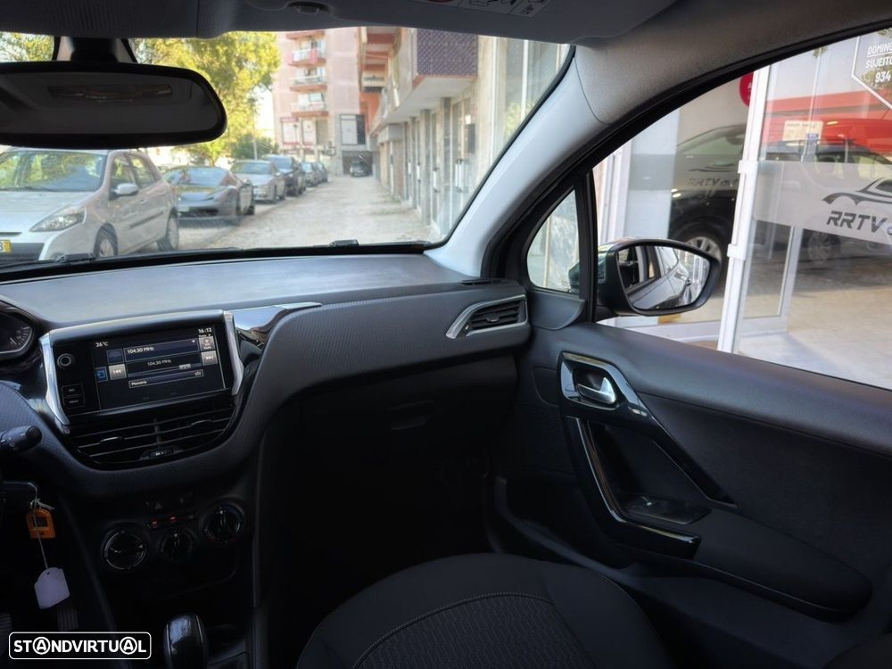 Peugeot 208 1.2 PureTech Style - 17