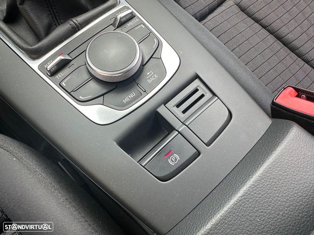 Audi A3 1.6 TDI S-line - 18