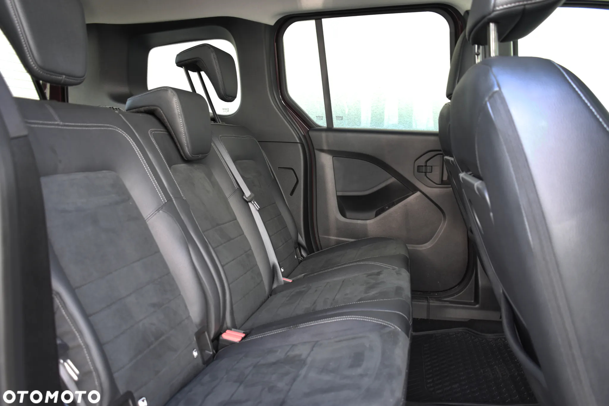 Mercedes-Benz Klasa T 180 d Automatik Progressive - 16
