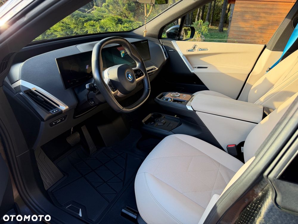 BMW iX - 7