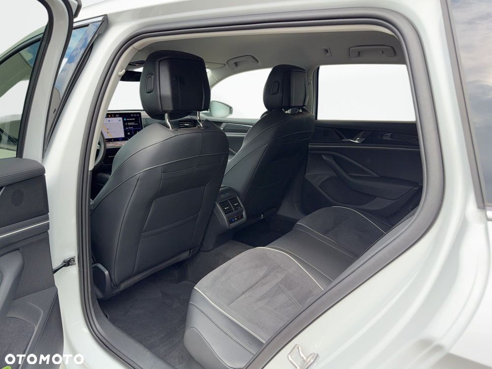 Volkswagen Passat - 32