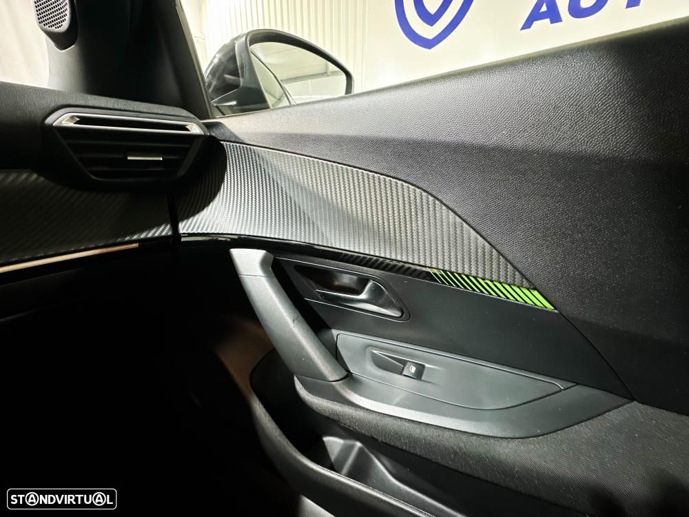 Peugeot 2008 1.2 PureTech Allure Pack - 27