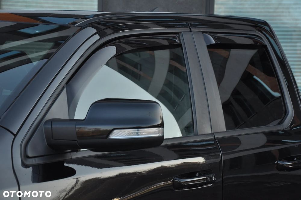 RAM 1500 5.7 Crew Cab Longbed Laramie Chrome - 12