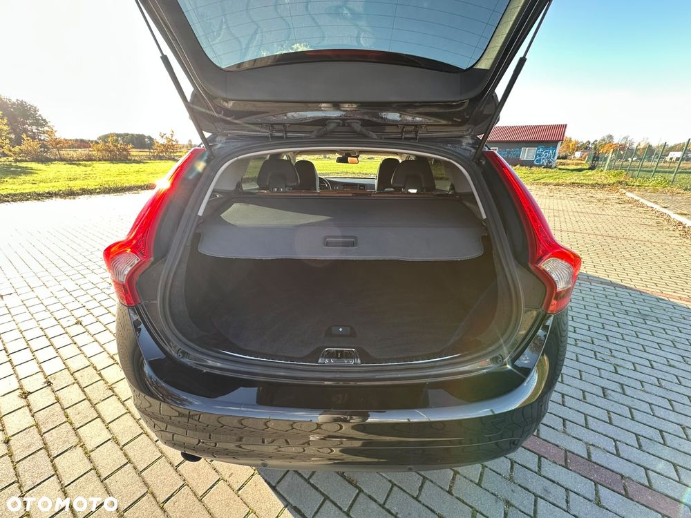 Volvo V60 D2 Momentum - 13