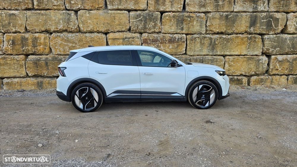 Renault Scénic E-Tech - 4