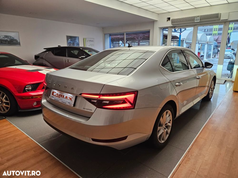 Skoda Superb 2.0 TDI DSG Ambition - 5