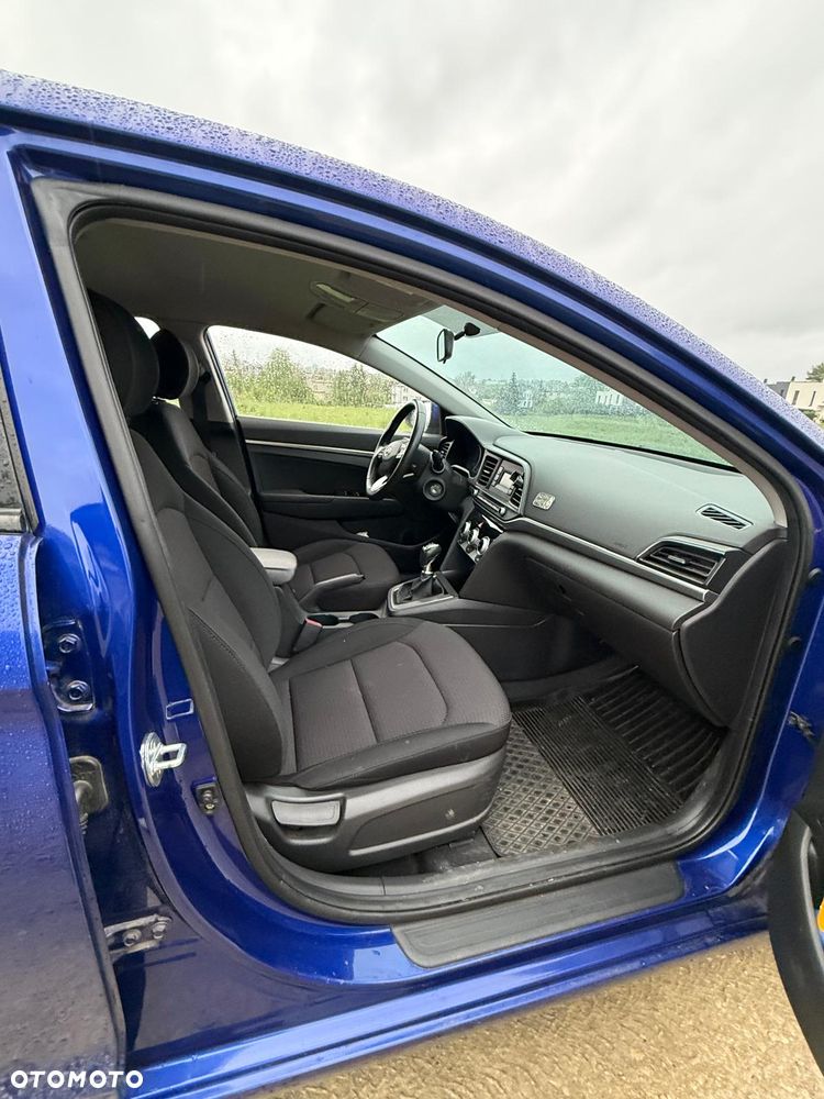 Hyundai Elantra 1.6 Comfort - 15