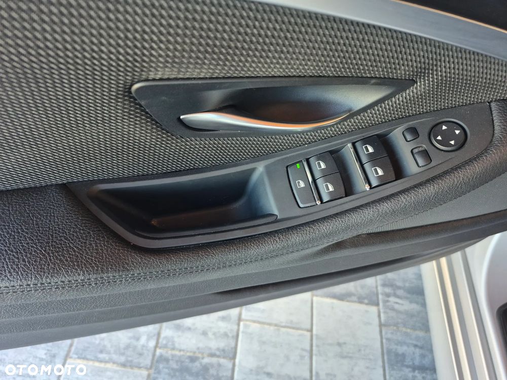 BMW Seria 5 520d - 24