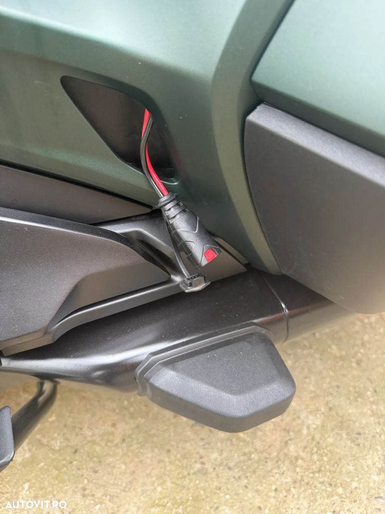 Honda GL 1800 Gold Wing - 14