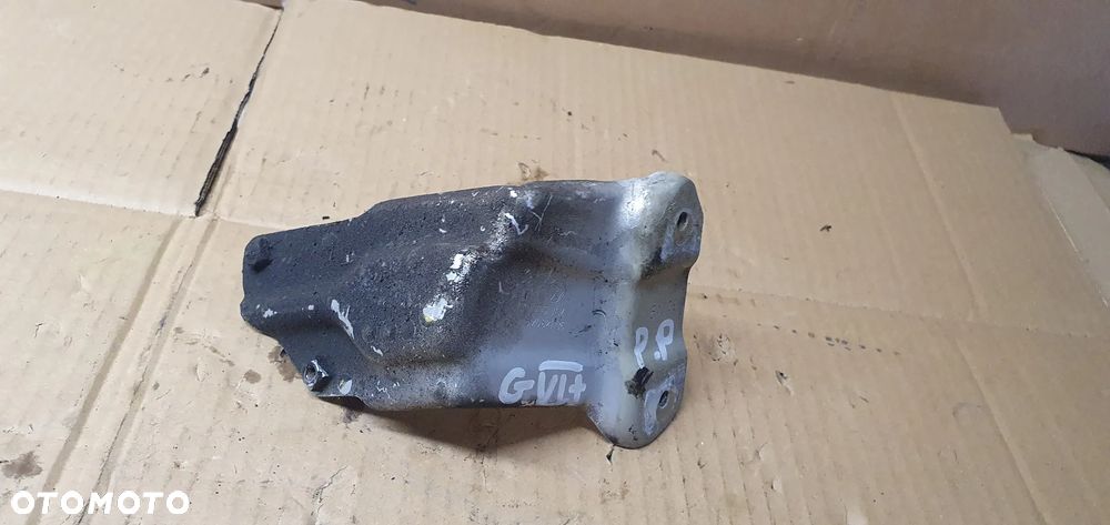 Mocowanie błotnika uchwyt prawy przód VW Golf VI 6 Plus 5M0821136 - 4