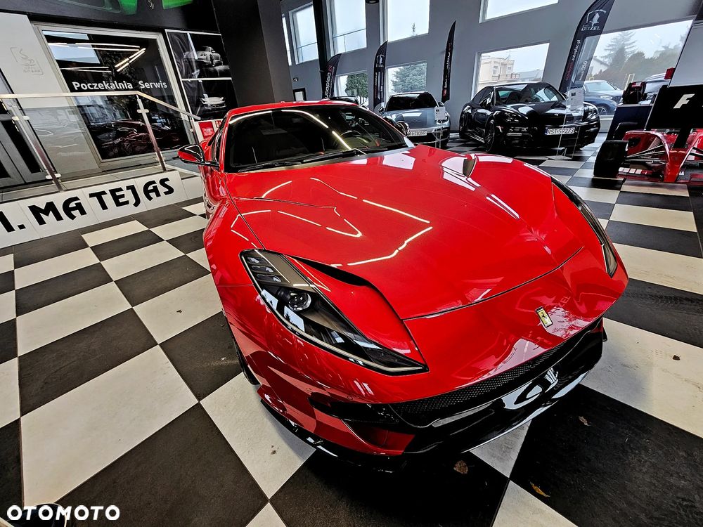 Ferrari 812 Superfast - 11