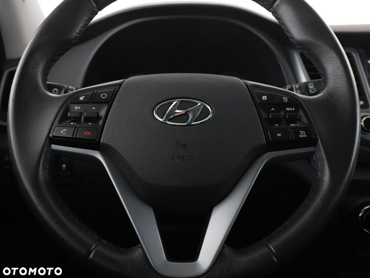Hyundai Tucson 1.7 CRDI BlueDrive Style 2WD - 21