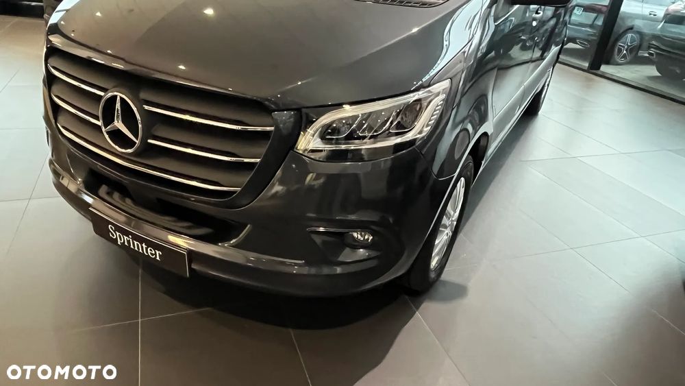 Mercedes-Benz Sprinter SPRINTER 319 CDI automat hak 3,5t Distronic Full - 3