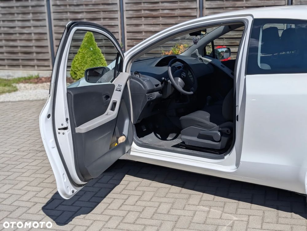 Toyota Yaris - 14