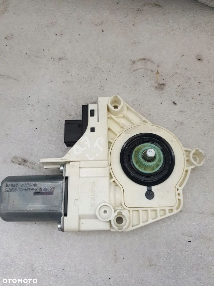 Silnik podnoszenia szyby lewy p Audi Q7 4L0959801B - 3