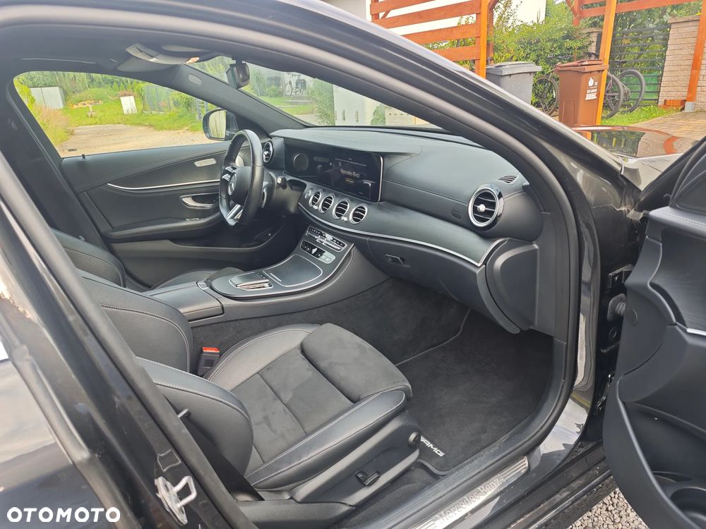 Mercedes-Benz Klasa E 300 Business Edition - 16
