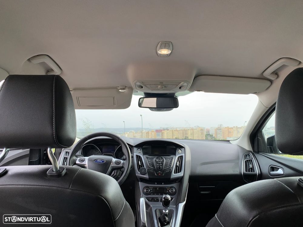 Ford Focus SW - 25