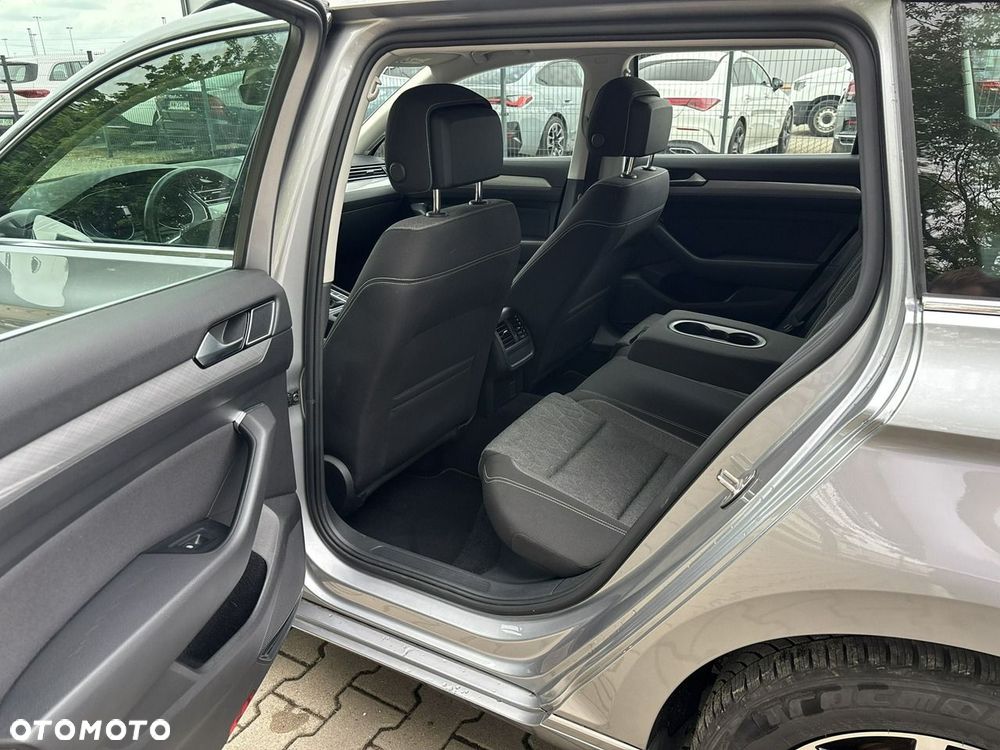 Volkswagen Passat 1.5 TSI EVO Business DSG - 25