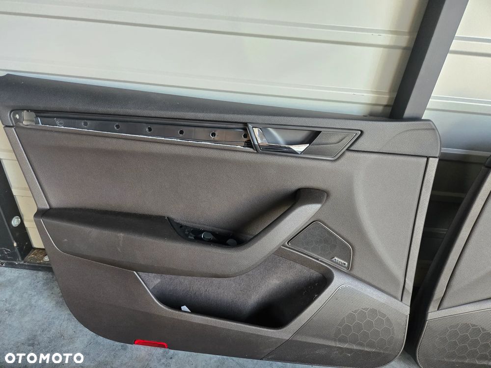 SKODA SUPERB III 3 SEDAN LAURIN & KLEMENT ZESTAW FOTELI - 14
