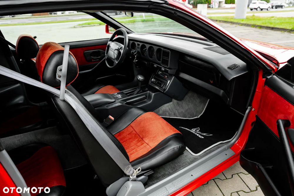 Pontiac Firebird - 8
