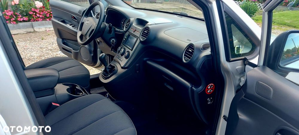 Kia Carens 2.0 EX - 9