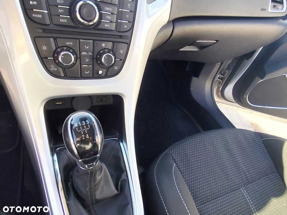 Opel Astra 1.6 Design Edition - 12