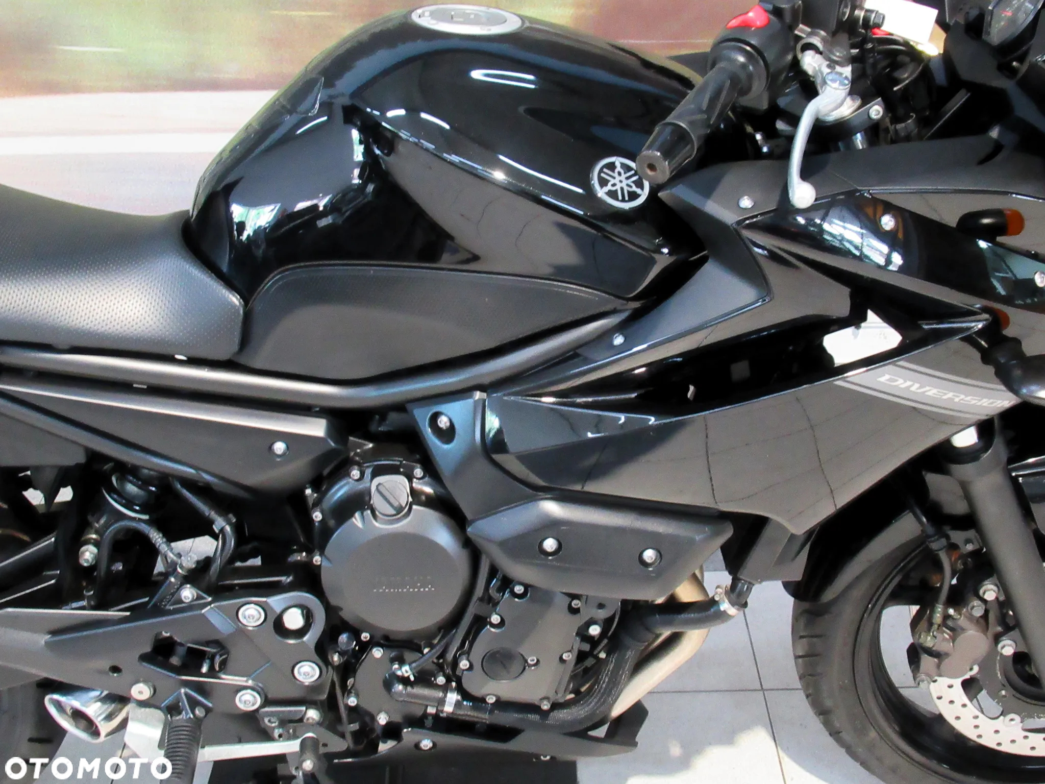Yamaha XJ - 16