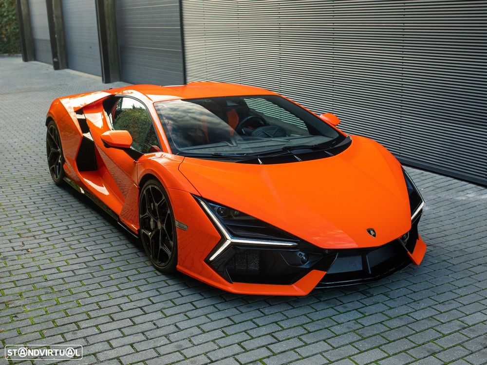 Lamborghini Revuelto Standard - 2