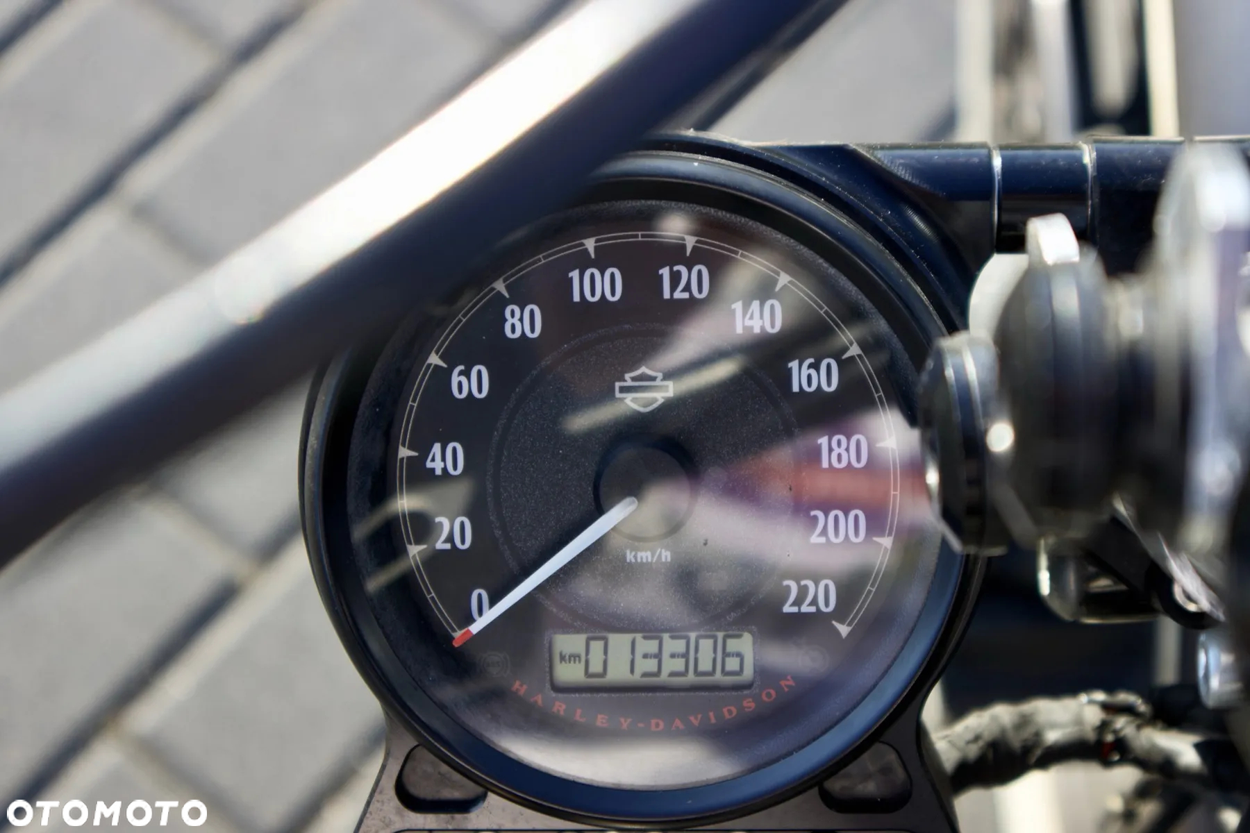 Harley-Davidson Sportster Iron 883 - 25
