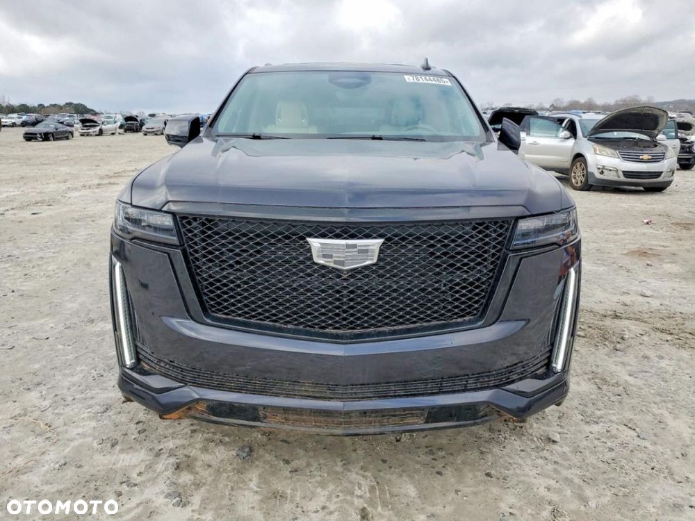 Cadillac Escalade - 5