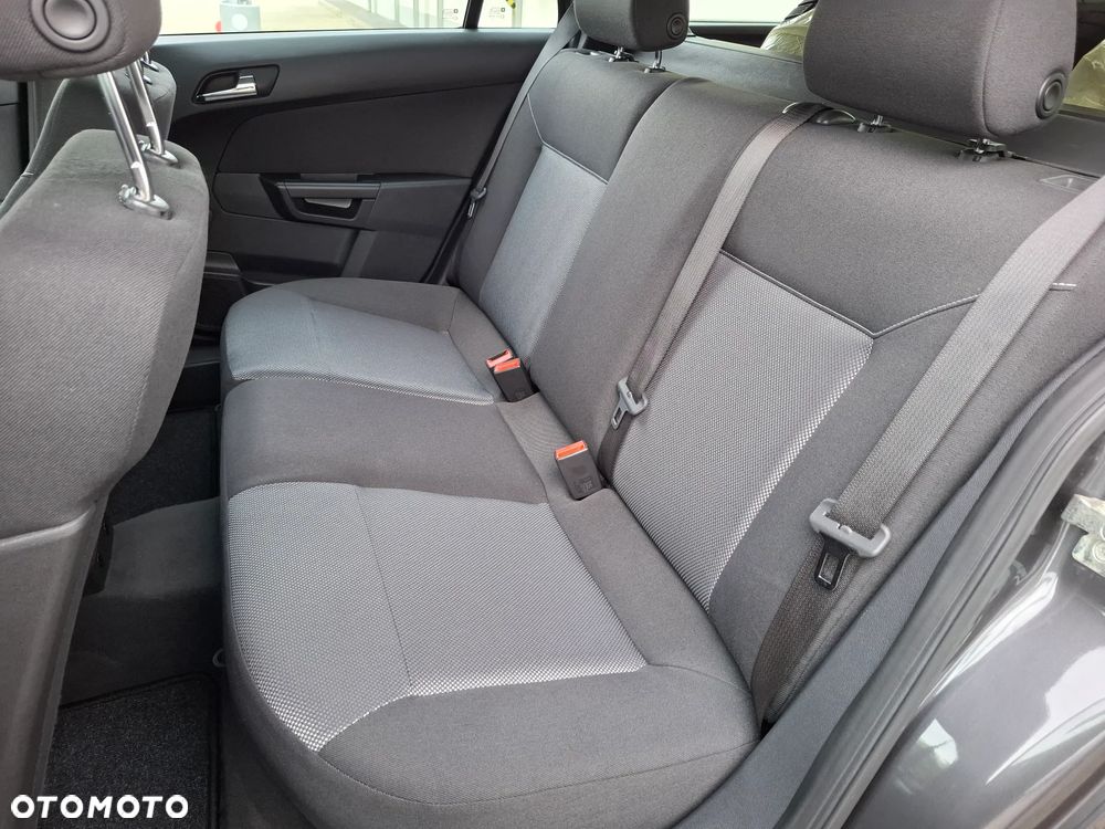 Opel Astra 1.6 Enjoy - 24